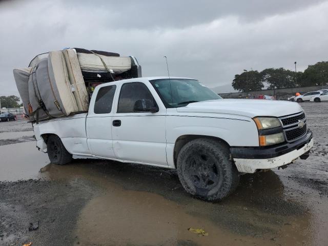 1GCEC19V36E192429 - 2006 CHEVROLET SILVERADO C1500 WHITE photo 4