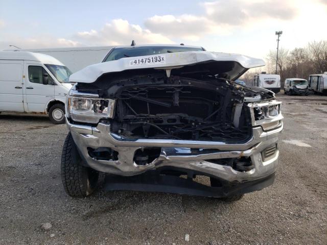 3C63R3GJ6KG513603 - 2019 RAM 3500 TRADESMAN WHITE photo 5