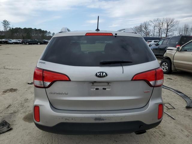 5XYKTCA66FG656629 - 2015 KIA SORENTO LX SILVER photo 6