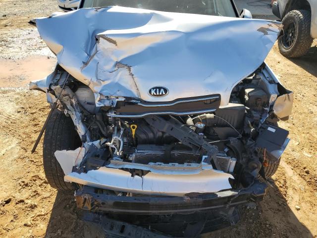 KNDJN2A26K7004601 - 2019 KIA SOUL SILVER photo 11