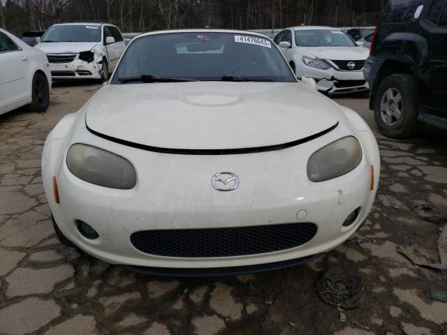 JM1NC25F360107414 - 2006 MAZDA MX-5 MIATA WHITE photo 5