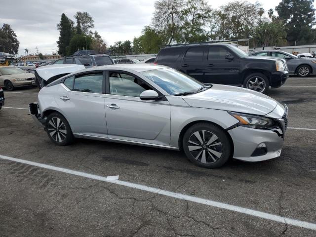 1N4BL4DV0MN362373 - 2021 NISSAN ALTIMA SV SILVER photo 4