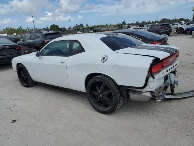 2C3CDYAG9DH704585 - 2013 DODGE CHALLENGER SXT WHITE photo 2