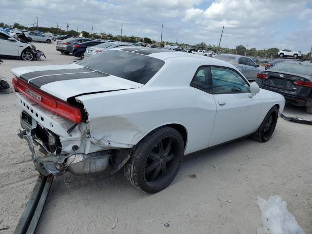 2C3CDYAG9DH704585 - 2013 DODGE CHALLENGER SXT WHITE photo 3