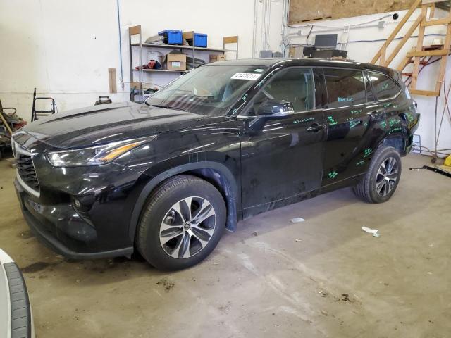 2022 TOYOTA HIGHLANDER XLE, 