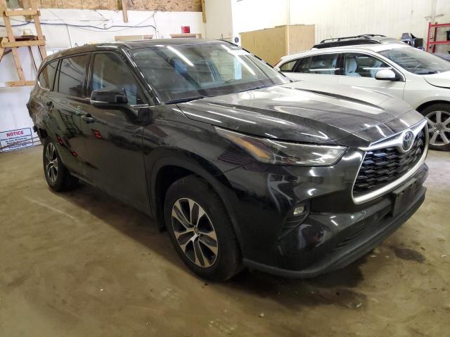 5TDGZRBH9NS187898 - 2022 TOYOTA HIGHLANDER XLE BLACK photo 4