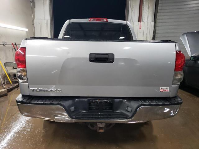 5TBDV54188S519270 - 2008 TOYOTA TUNDRA CREWMAX SILVER photo 6