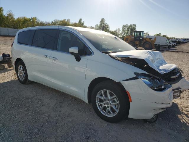 2C4RC1CG1NR104359 - 2022 CHRYSLER VOYAGER LX WHITE photo 4