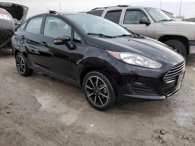 3FADP4BJ2JM146074 - 2018 FORD FIESTA SE BLACK photo 4