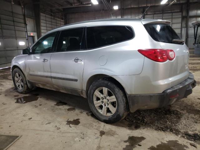 1A041771 - 2009 CHEVROLET TRAVERSE L SILVER photo 2