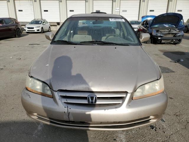 1HGCG56471A044185 - 2001 HONDA ACCORD LX TAN photo 5