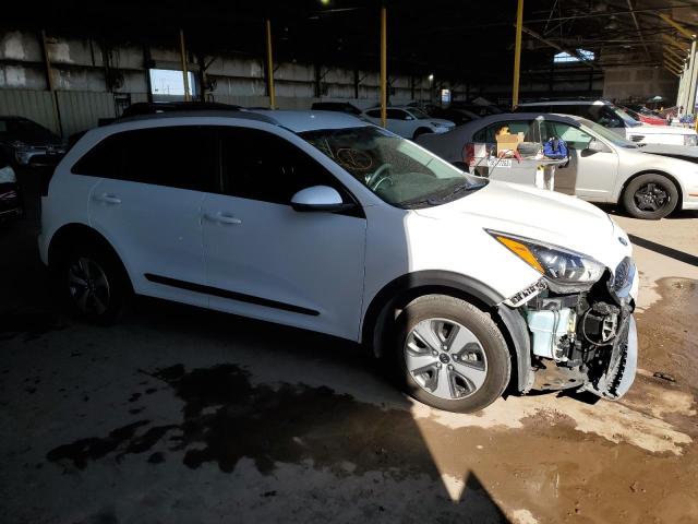 KNDCB3LC5L5374321 - 2020 KIA NIRO LX WHITE photo 4