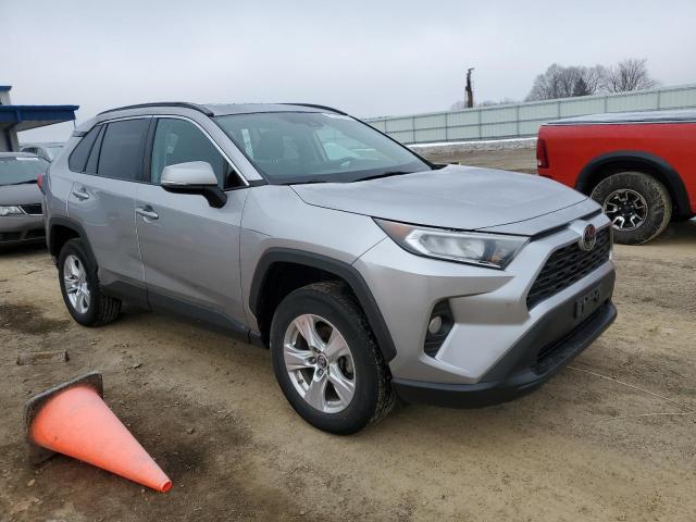 2T3P1RFV8KC057498 - 2019 TOYOTA RAV4 XLE SILVER photo 4