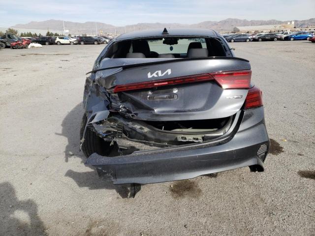 3KPF54AD4NE452648 - 2022 KIA FORTE GT LINE GRAY photo 6