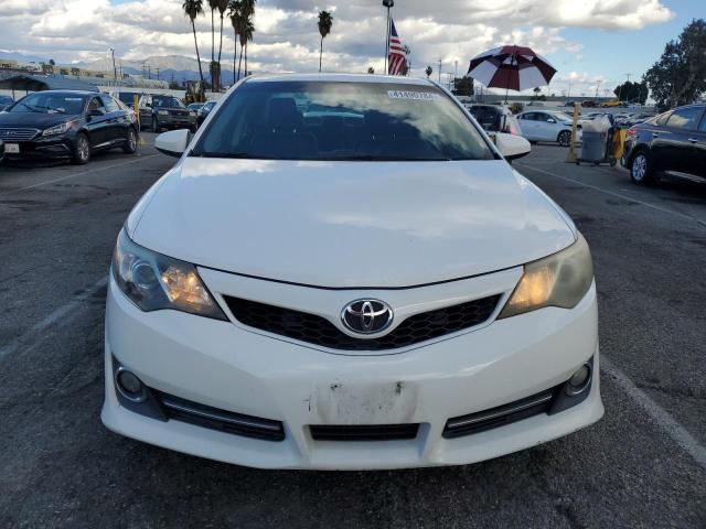 4T1BF1FK4DU676662 - 2013 TOYOTA CAMRY L WHITE photo 5