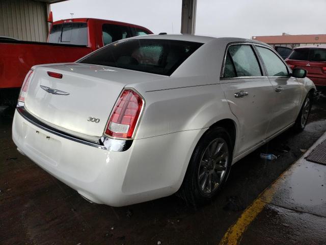 2C3CCACG0CH308261 - 2012 CHRYSLER 300 LIMITED WHITE photo 3