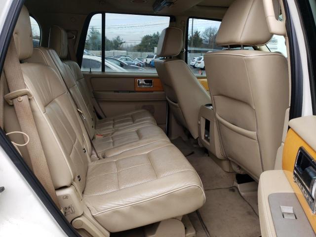 5LMFU28568LJ07065 - 2008 LINCOLN NAVIGATOR 白色 照片 11