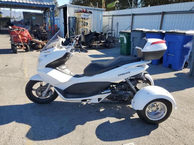 L37LMGFU1NZ050470 - 2022 DAIX SCOOTER 白色 照片 3