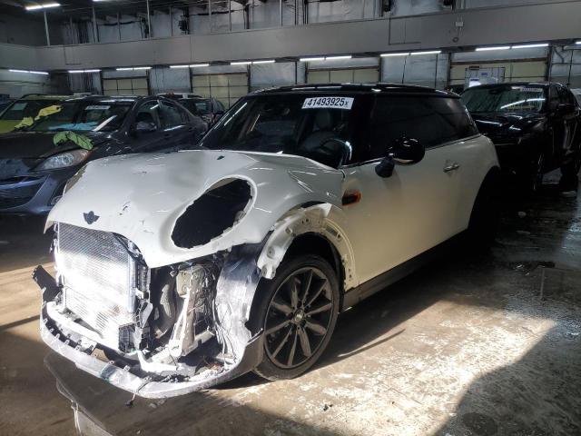 WMWXP5C5XJ2G62978 - 2018 MINI COOPER WHITE photo 1