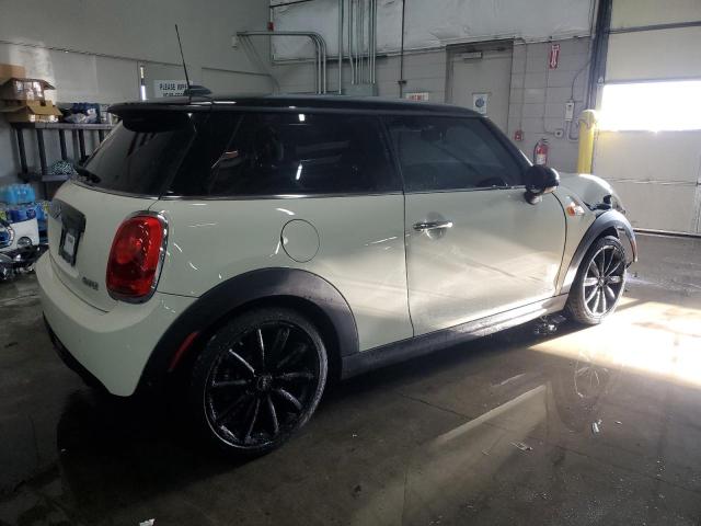 WMWXP5C5XJ2G62978 - 2018 MINI COOPER WHITE photo 3