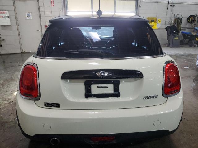 WMWXP5C5XJ2G62978 - 2018 MINI COOPER WHITE photo 6