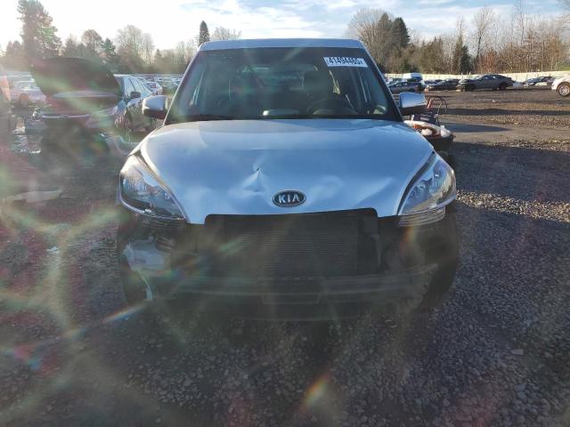 KNDJT2A67C7386180 - 2012 KIA SOUL + SILVER photo 5