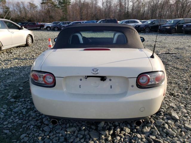 JM1NC25F960121737 - 2006 MAZDA MX-5 MIATA WHITE photo 6