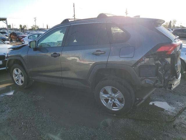 2T3W1RFV1MC121654 - 2021 TOYOTA RAV4 XLE GRAY photo 2