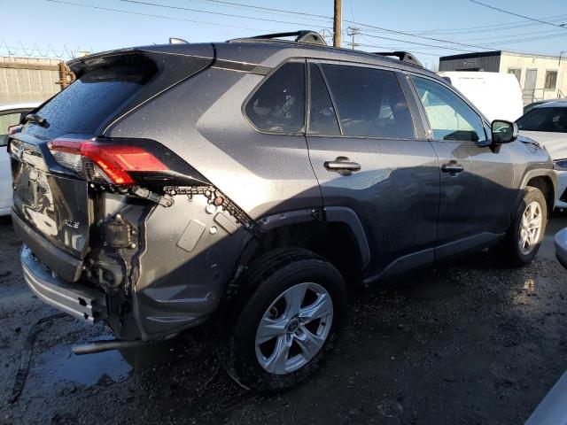 2T3W1RFV1MC121654 - 2021 TOYOTA RAV4 XLE GRAY photo 3