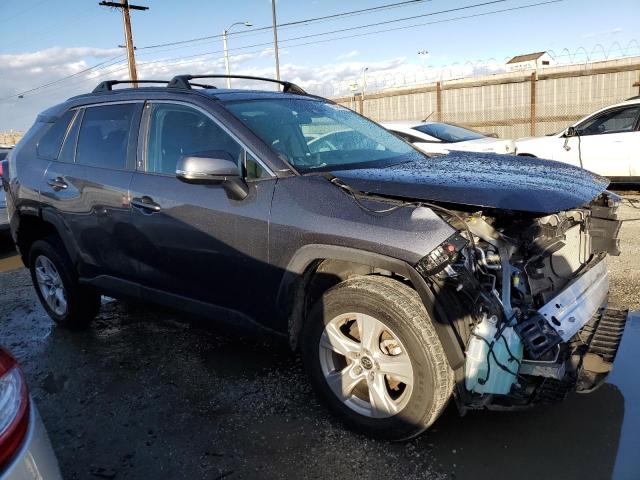 2T3W1RFV1MC121654 - 2021 TOYOTA RAV4 XLE GRAY photo 4