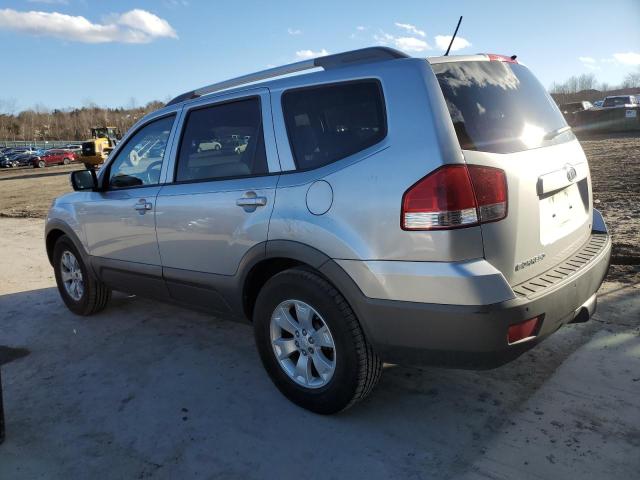 KNDJJ741295013992 - 2009 KIA BORREGO LX SILVER photo 2