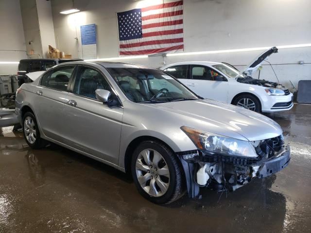 1HGCP36849A009932 - 2009 HONDA ACCORD EXL SILVER photo 4