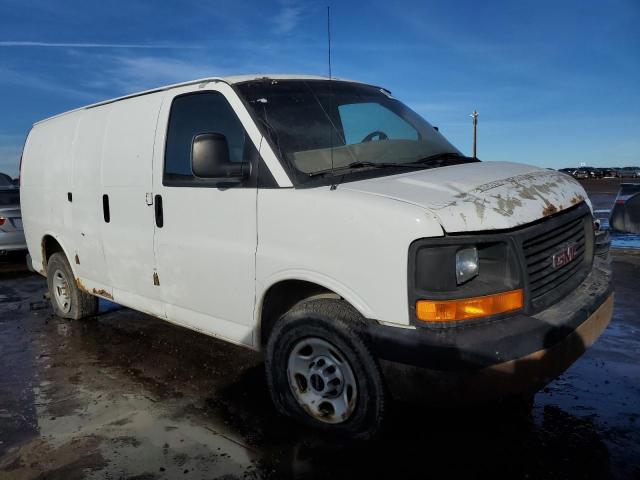 1GTHG35C181203021 - 2008 GMC SAVANA G3500 WHITE photo 4