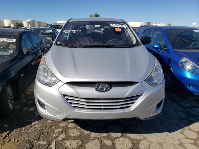 KM8JT3AC0AU078161 - 2010 HYUNDAI TUCSON GLS SILVER photo 5