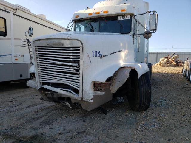 1FUYDSZB0XPA39272 - 1999 FREIGHTLINER CONVENTION FLD120 WHITE photo 9