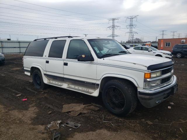 1GBFK16R3VJ374477 - 1997 CHEVROLET SUBURBAN K1500 WHITE photo 4