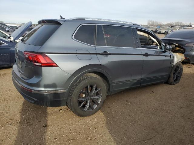 3VV2B7AX3NM111655 - 2022 VOLKSWAGEN TIGUAN SE ნაცრისფერი ფოტო 3