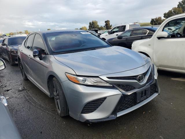 4T1B61HK0KU289682 - 2019 TOYOTA CAMRY XSE SILVER photo 4