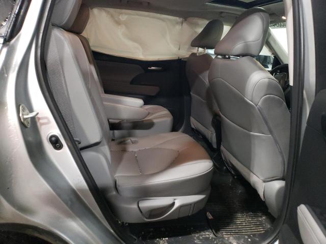 5TDGZRBH9LS042566 - 2020 TOYOTA HIGHLANDER XLE SILVER photo 10