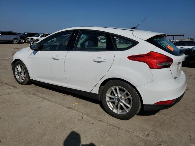 1FADP3K27GL372141 - 2016 FORD FOCUS SE WHITE photo 2