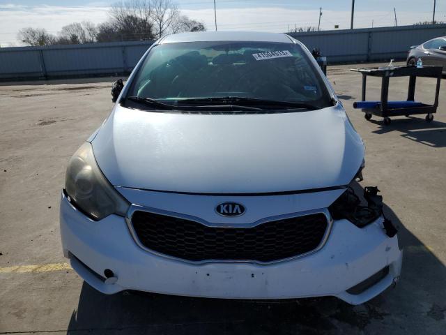 KNAFX4A84E5099298 - 2014 KIA FORTE EX WHITE photo 5