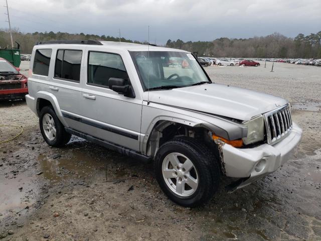 1J8HH48K88C105526 - 2008 JEEP COMMANDER SPORT SILVER photo 4