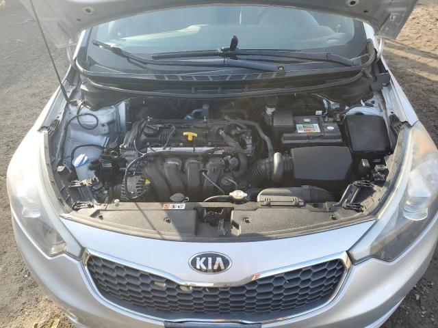 KNAFK4A67F5376170 - 2015 KIA FORTE LX SILVER photo 11