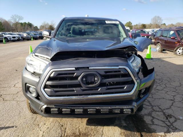 3TMAZ5CN0JM068022 - 2018 TOYOTA TACOMA DOUBLE CAB GRAY photo 5