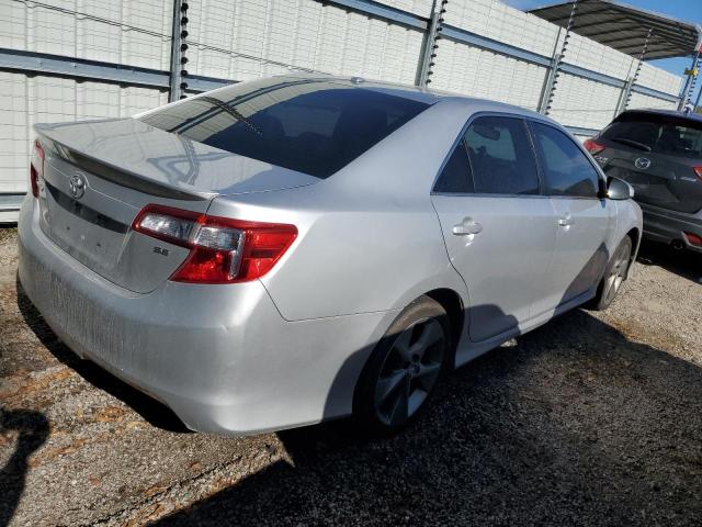 4T1BK1FK7EU547389 - 2014 TOYOTA CAMRY SE GRAY photo 3