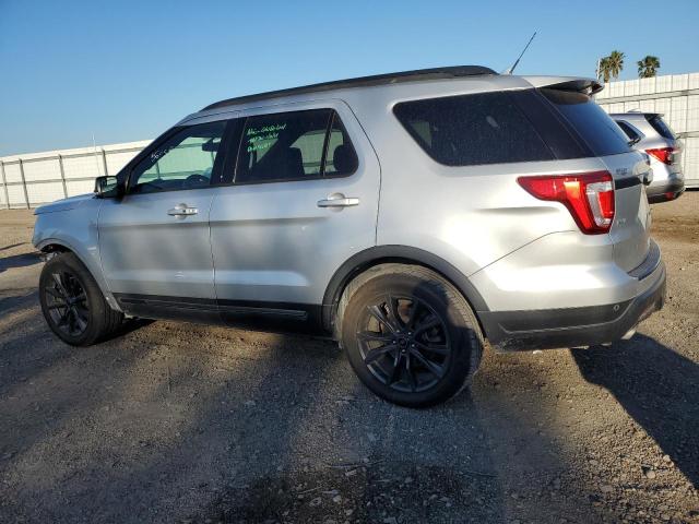 1FM5K7DH6JGB17580 - 2018 FORD EXPLORER XLT SILVER photo 2