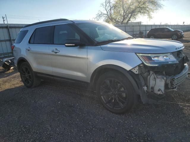 1FM5K7DH6JGB17580 - 2018 FORD EXPLORER XLT SILVER photo 4