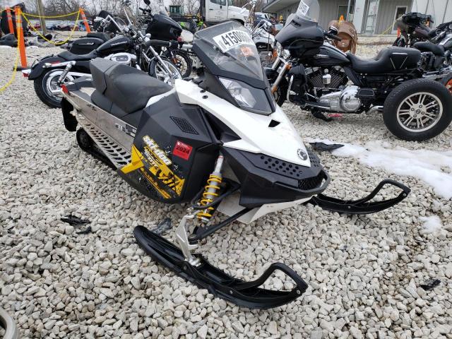 2BPSUEBB6BV000769 - 2011 SKI DOO SNOWMOBLIE TWO TONE photo 1