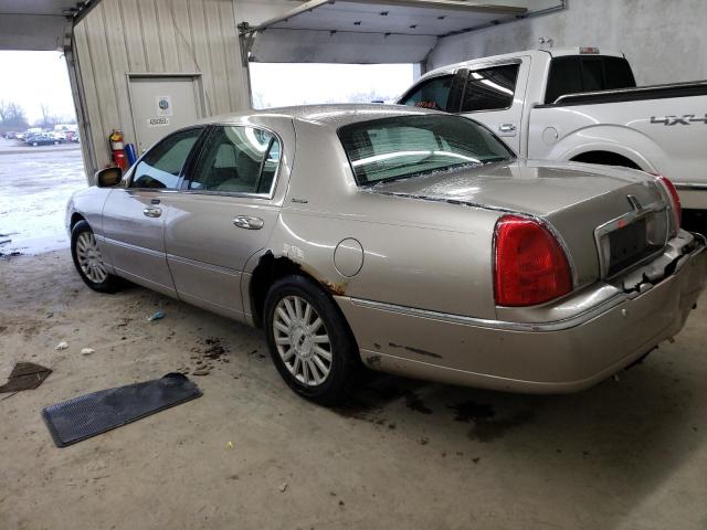 1LNHM82W83Y687172 - 2003 LINCOLN TOWN CAR SIGNATURE BEIGE photo 2