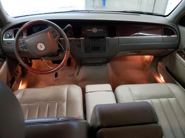 1LNHM82W83Y687172 - 2003 LINCOLN TOWN CAR SIGNATURE BEIGE photo 8